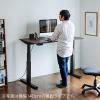 電動昇降デスク(スタンディングデスク・幅140cm・奥行70cm・木目調・高さメモリー付き・座りすぎ防止・ホワイトフレーム・濃い木目天板・ブラウン天板)